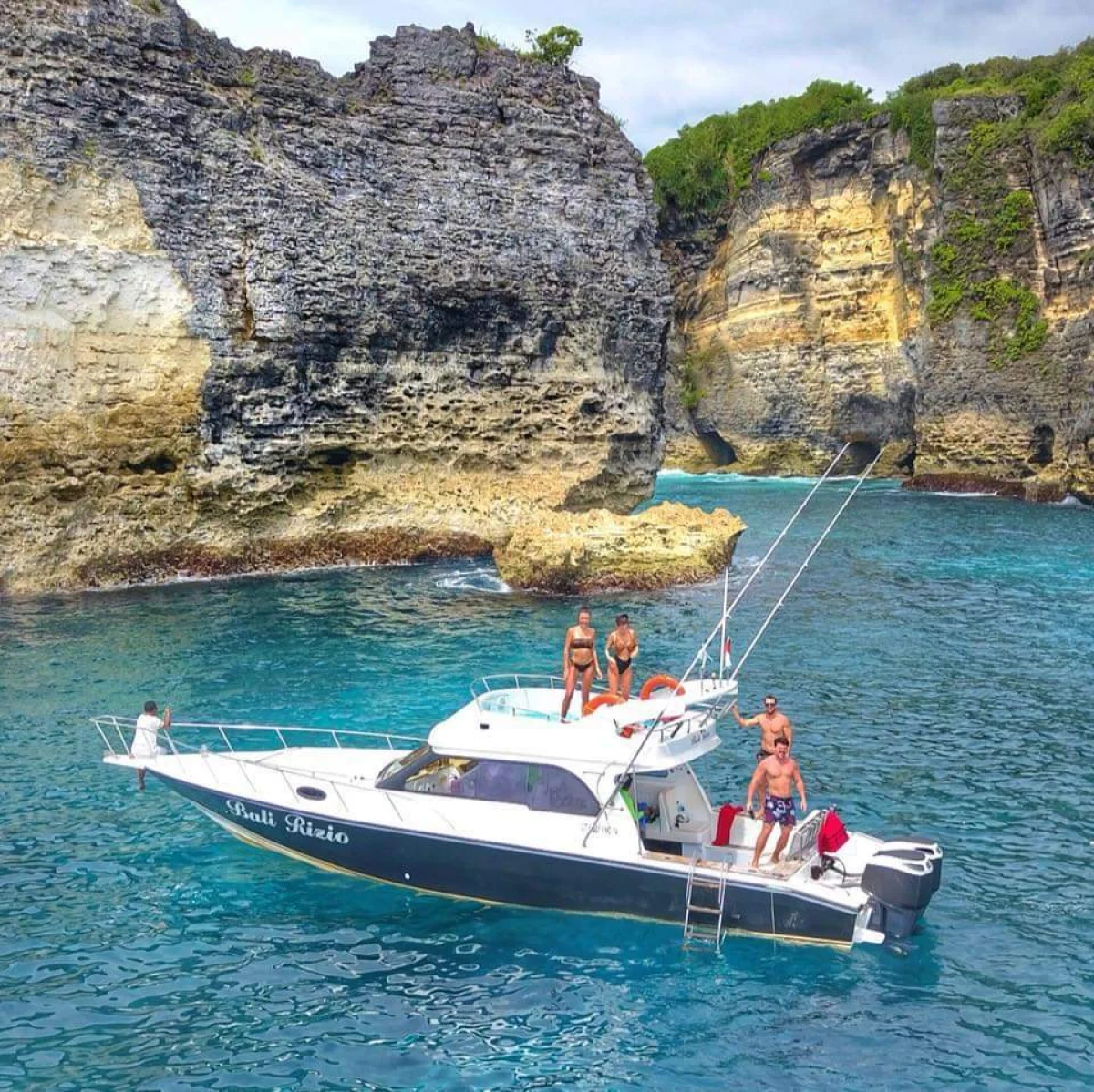 Bali Rizio - Snorkeling, Fun Fishing & Land Tour